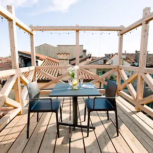 https://loversinitaly-romantic-apartments-altana-and-jacuzzi.hotelslidodijesolo.com